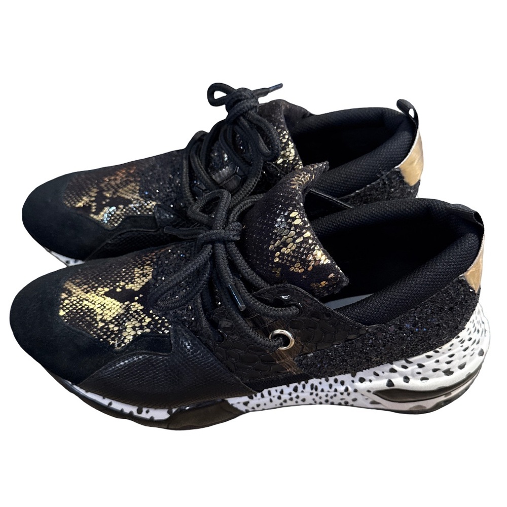 Steve Madden Cliff faux snakeskin Black and Gold Patterned Sneakers size 9